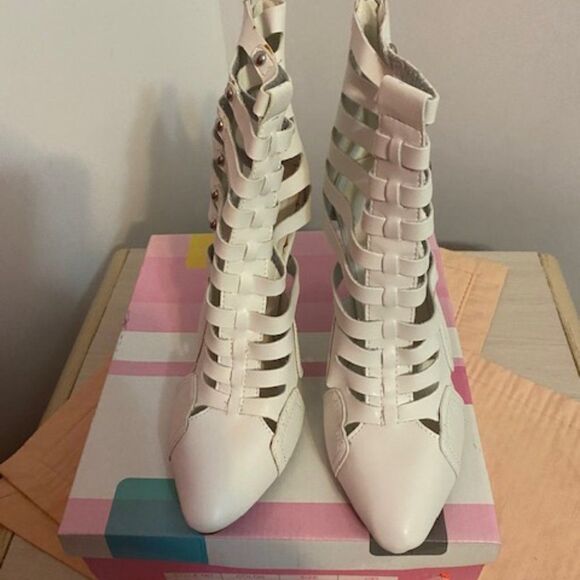 Nature Breeze Paris White Gladiator, size 9 - Picture 1 of 6